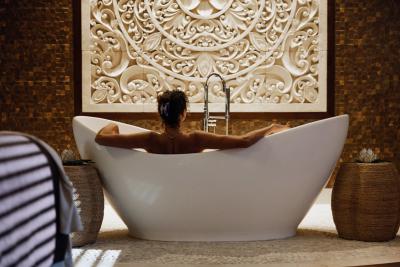 Aarna Spa Bath