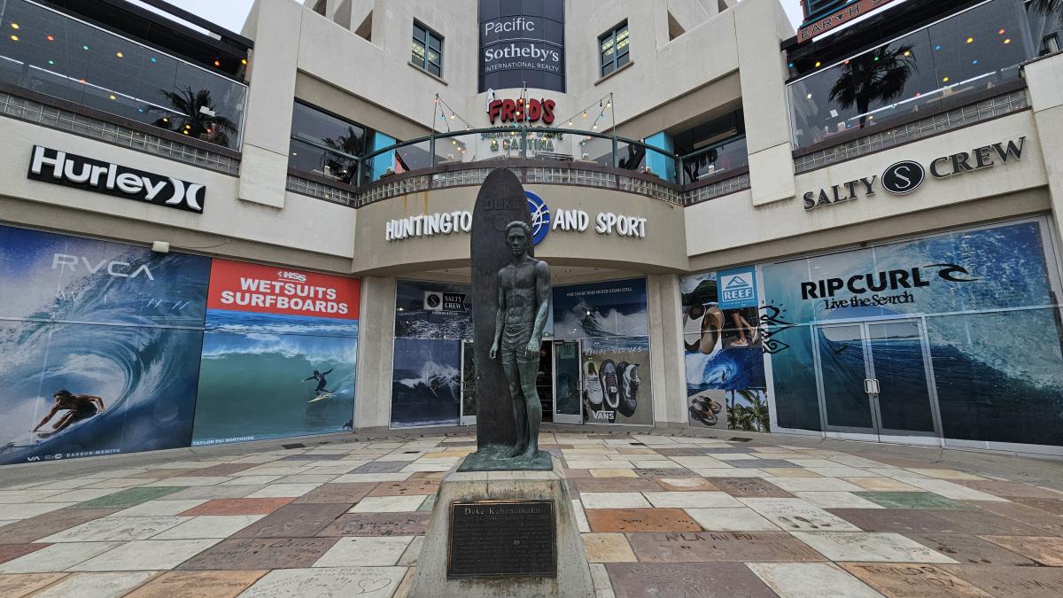 Duke Kahanamoku Sculpture
