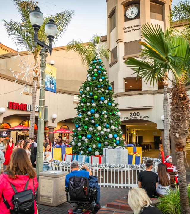 Magic on Main Street in Huntington Beach