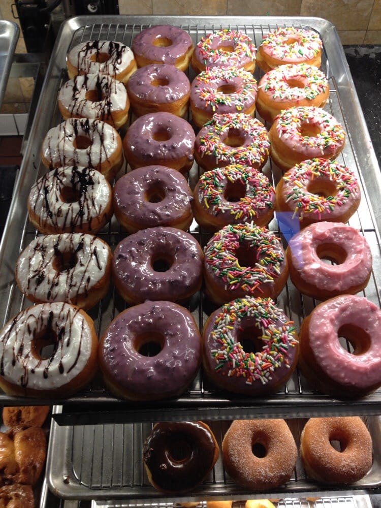 Kelly Donuts and Burgers in Huntington Beach