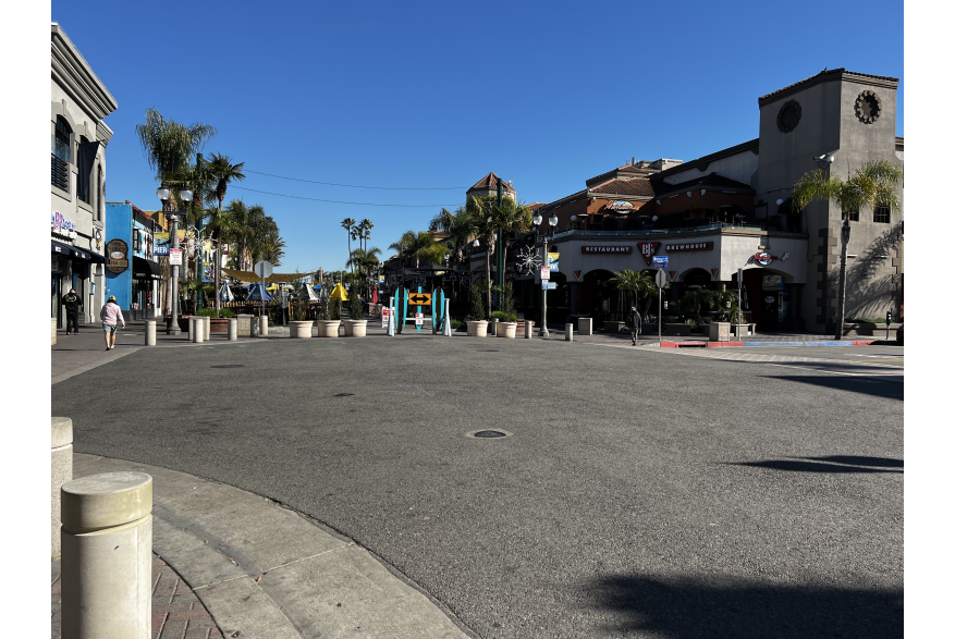 Main Street and Walnut Ave Intersection